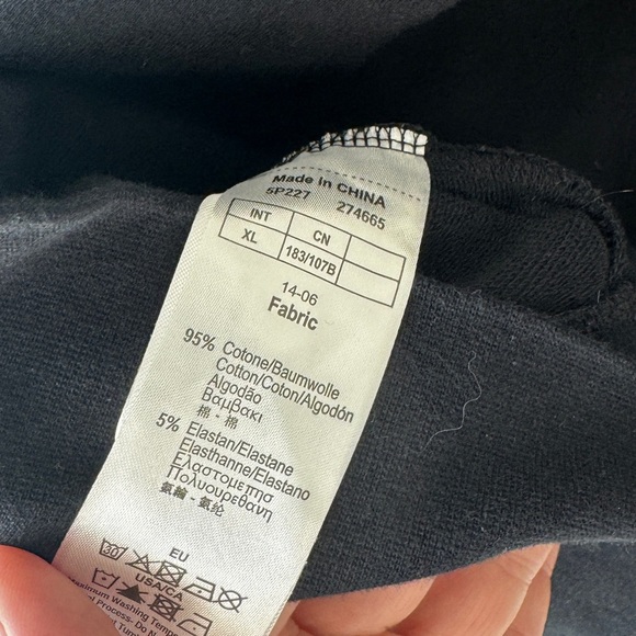 Emporio Armani Men's Black Zipped
Sweatshirt Jacket Size XL - Picture 11 of 11